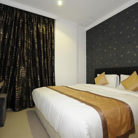 Al Muhanna Plaza Luxury Apartments Kuwait City Exterior foto
