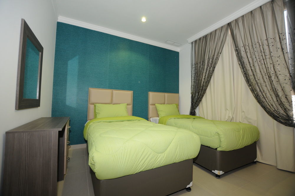 Al Muhanna Plaza Luxury Apartments Kuwait City Exterior foto