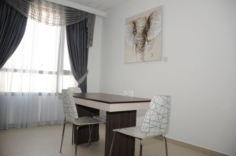 Al Muhanna Plaza Luxury Apartments Kuwait City Exterior foto